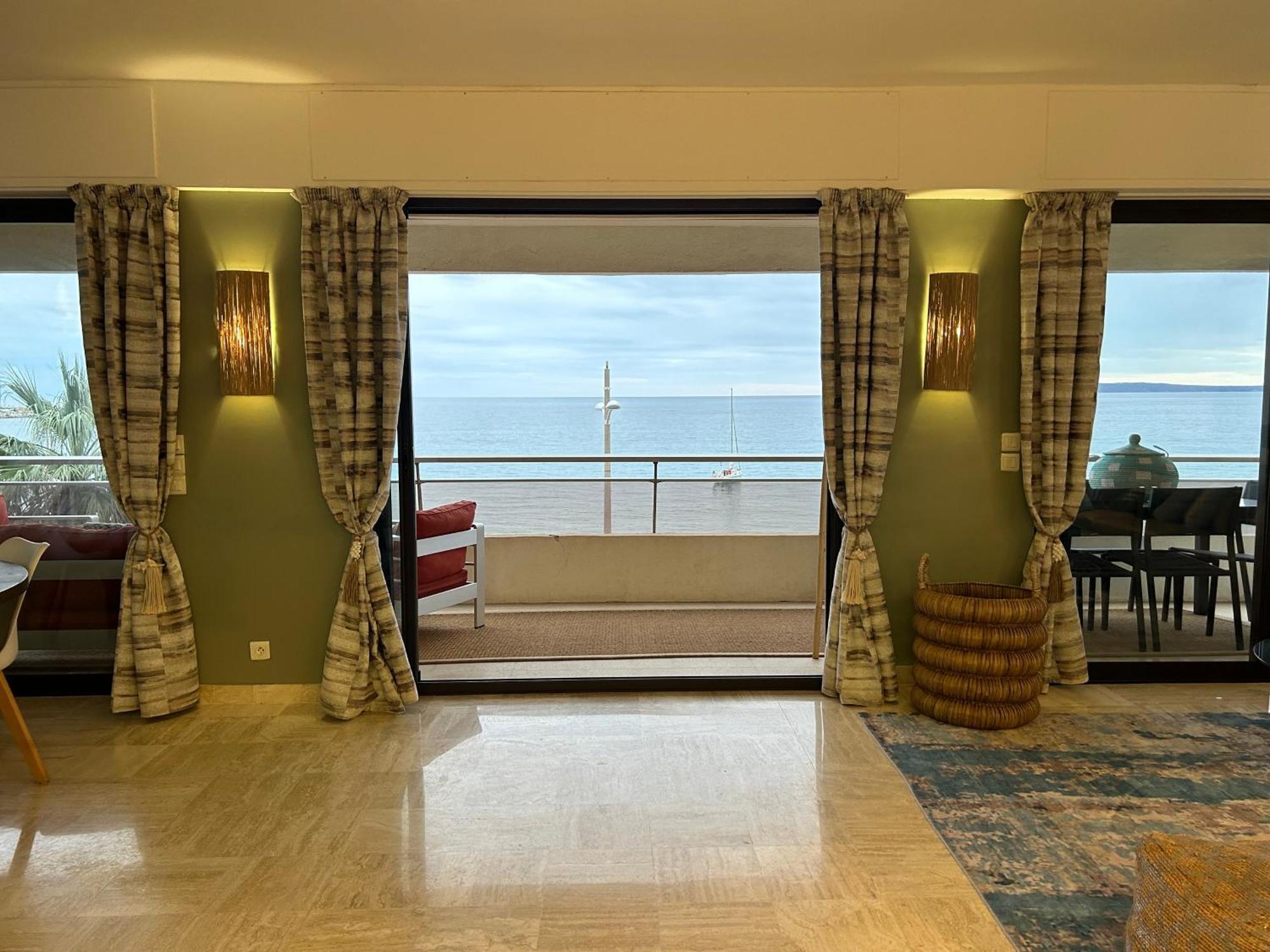 Premium Sea Front Apartment Le Lavandou Exterior foto